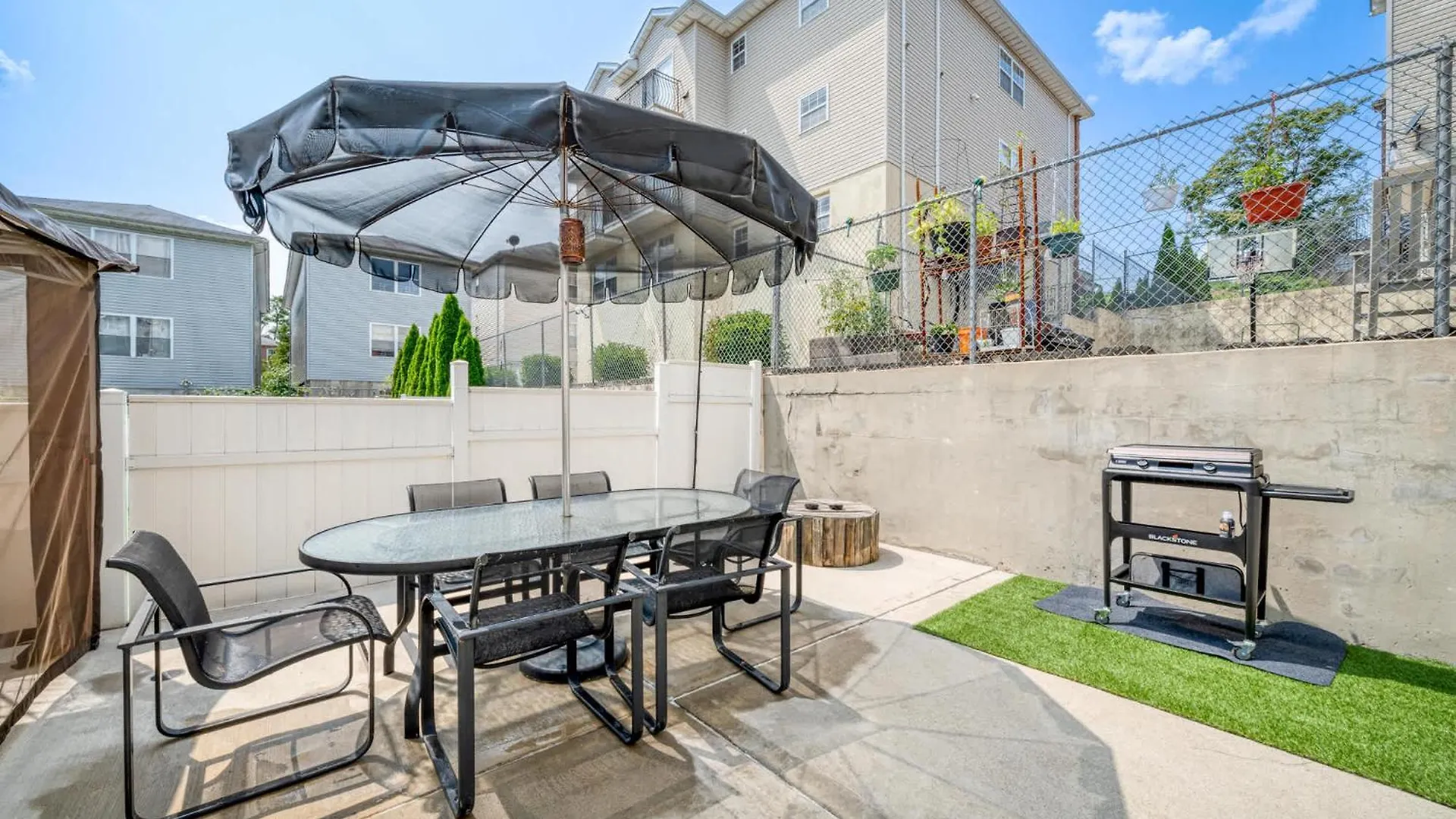 Holiday home 2Nd Flr Gated Apt With Gym Near Newark-Penn Station