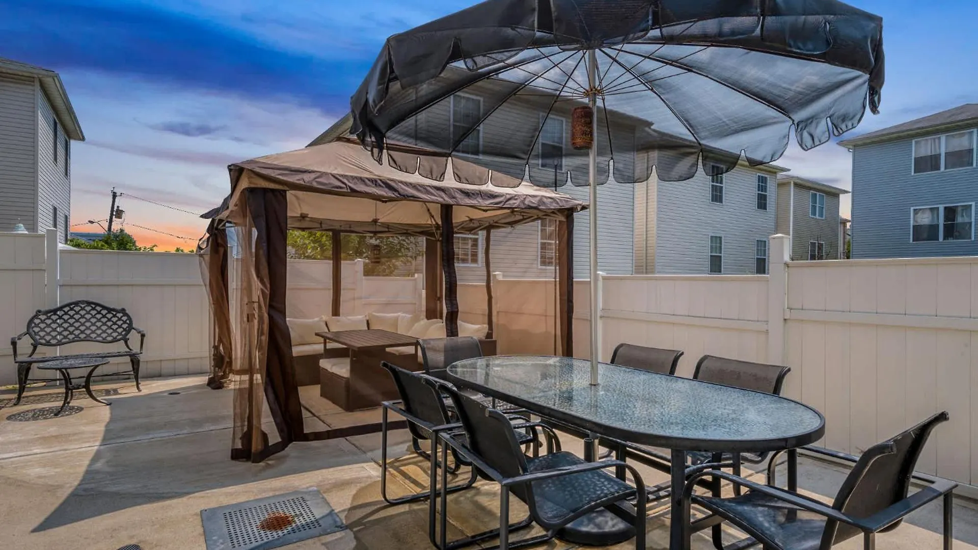 2Nd Flr Gated Apt With Gym Near Newark-Penn Station
