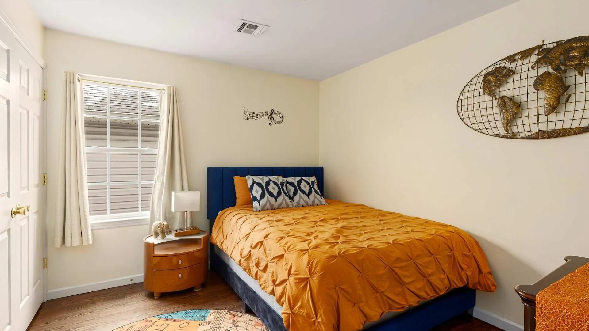 2Nd Flr Gated Apt With Gym Near Newark-Penn Station United States