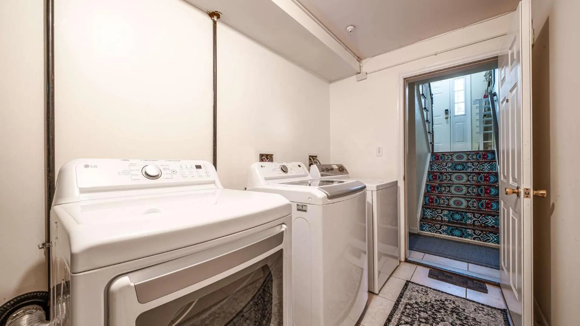 2Nd Flr Gated Apt With Gym Near Newark-Penn Station Newark