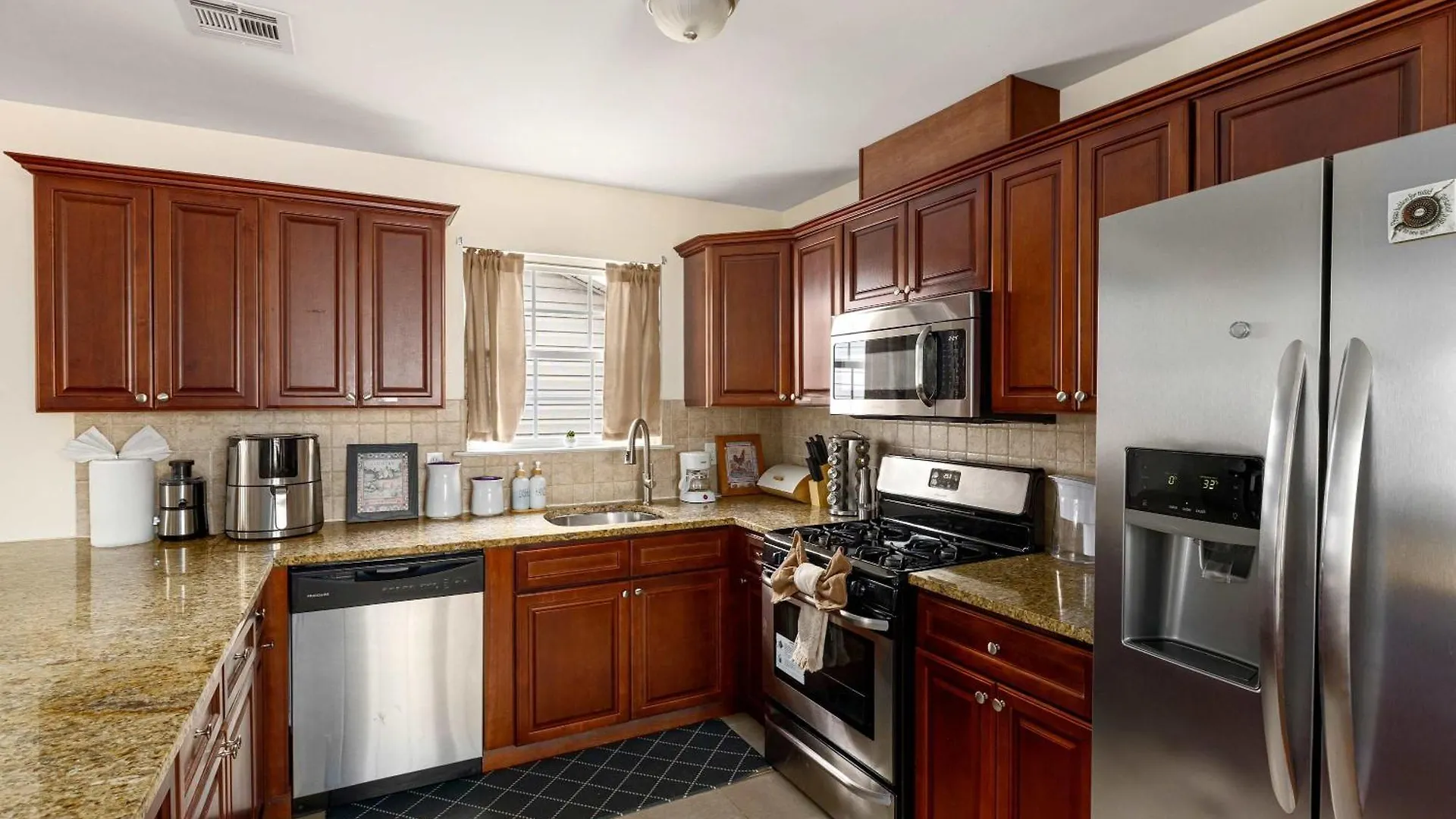 2Nd Flr Gated Apt With Gym Near Newark-Penn Station Holiday home