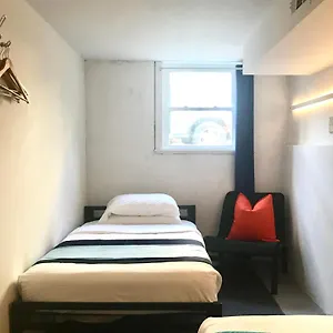 Modern Ironbound With Kitchen-fasttraintonyc-onestoptoairport Newark