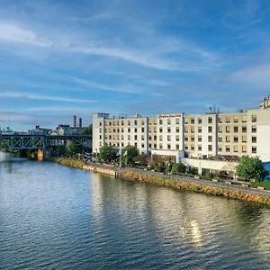 Hampton & Newark-harrison-riverwalk Newark