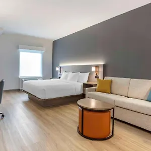 2* מלון Comfort & Liberty International Airport