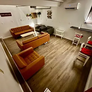 Capsule Newark