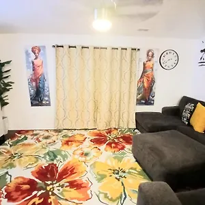 Airport Oasis: Spacious 3-bed Near Ewr & Nyc Newark